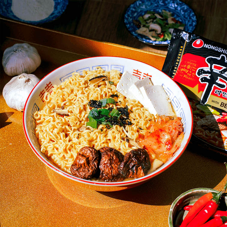 NONGSHIM Shin Ramyun Black Beef Bone Flavor