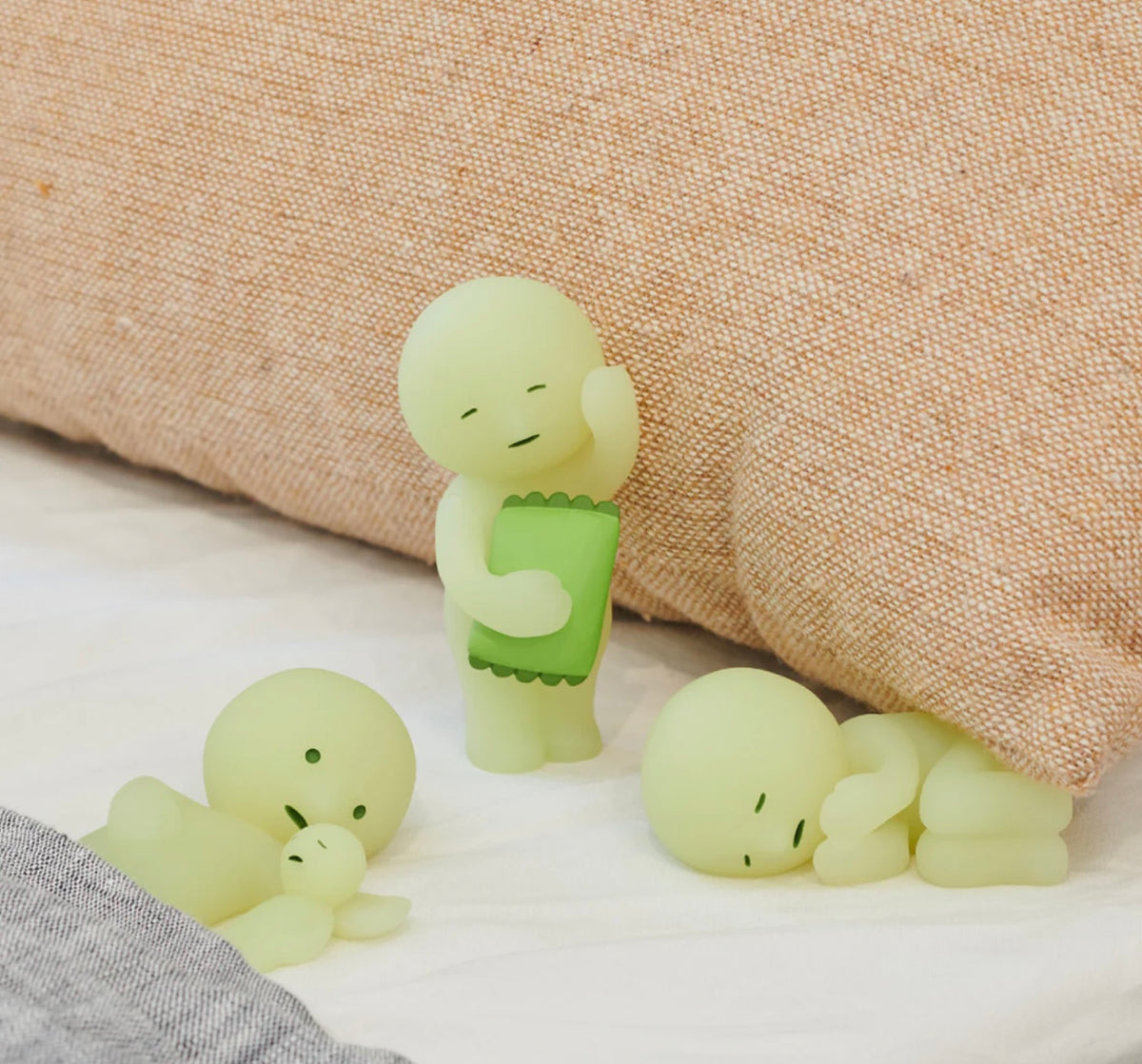 SMISKI GLOW IN THE DARK (BLINDBOX) - BED